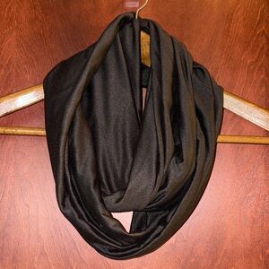 Beyond Yoga Black Scarf with Pocket